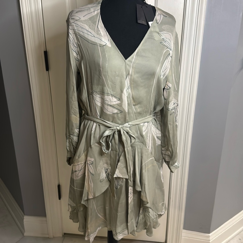 NWT Halston Heritage light sage w/pink accent GORGEOUS size L